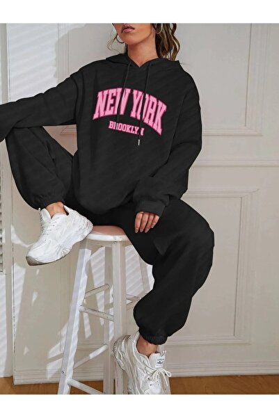 NoVibe Set de trening cu glugă neagră, cu 3 fire, cu imprimeu roz New York Brooklyn pentru femei