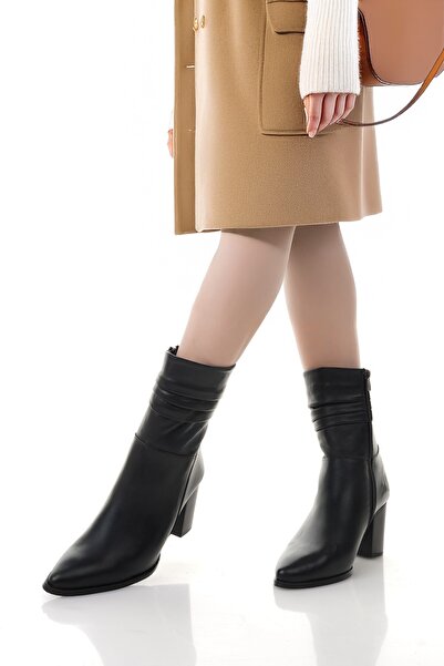 Diego Carlotti Hakiki Deri Kadın Günlük Klasik Topuklu Kısa Çizme DC9916