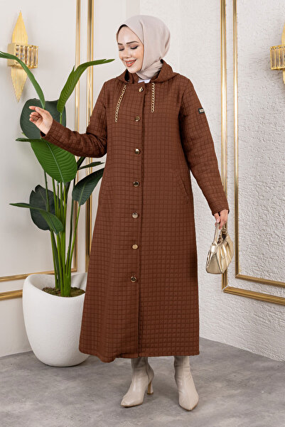 Tesettür Dünyası Kapüşonlu Zincir Detaylı Kapitone Kap TSD250162 Kahverengi