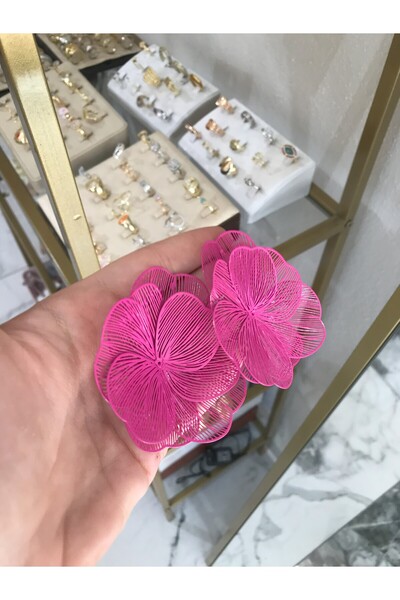 the ASEL İNCİ أقراط معدنية على شكل زهرة مخططة