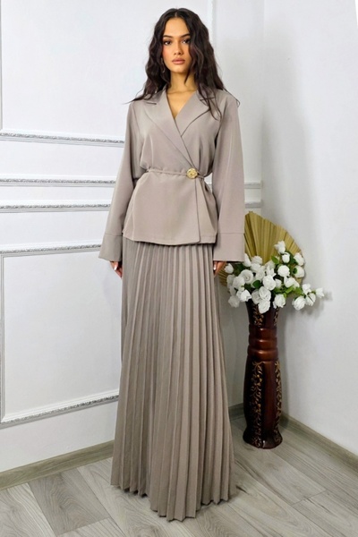 FashionForYou Office suit, with LUNIS brooch, oversize length skirt and jacket, GREY, Size S/M/L