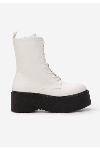 B T Shoes Bílé kotníkové kozačky na platformě Estere