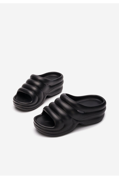 B T Shoes Černé pantofle na platformě Gemma