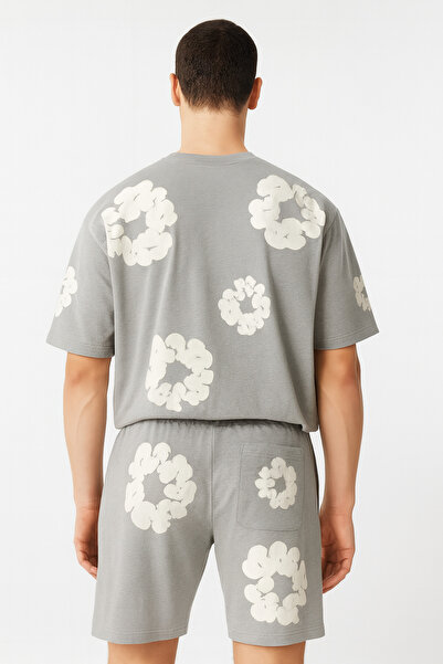 CLASSY.MODA Oversized Men's Set – Shorts and T-Shirt – Embossed Floral Print – Comfortable Summer Casual Outfit