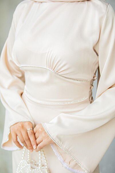 Tesettür Çarşım Kol ve Bel taş Detaylı Saten Abiye-Bej