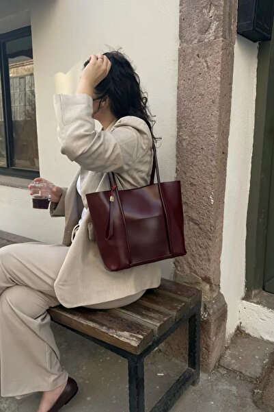 LEONAS Women's Hand and Shoulder Bag with Front Eyelet Makeup Bag Pescare St0020 Burgundy