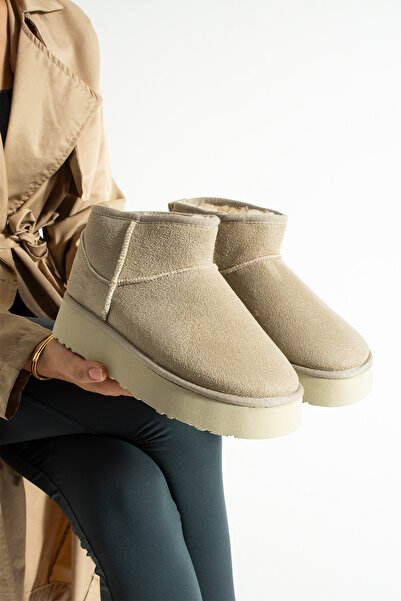 Neva'nın Butiği Cizme de damă din piele intoarsa cu talpa groasa cu blana in ...