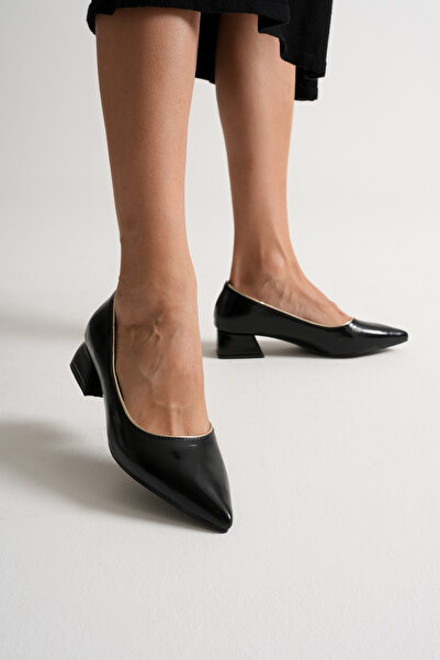 Silver Lady Daily Wrinkled Patent Leather Women's Shoes with Gold Tape Detail