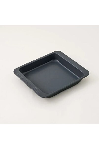BETTY CROCKER صينية خبز مربعة غير لاصقة مقاس 25 سم، رمادية
