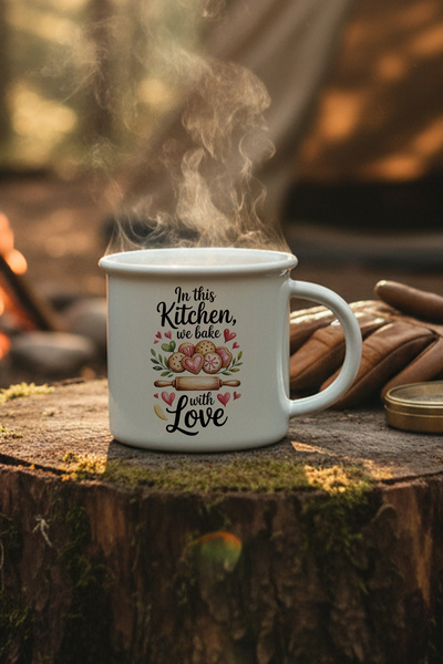 giftkonsept في هذه المطبخة نخبزنا بحب - كوب سيراميك عتيق بمظهر المينا المطبوع