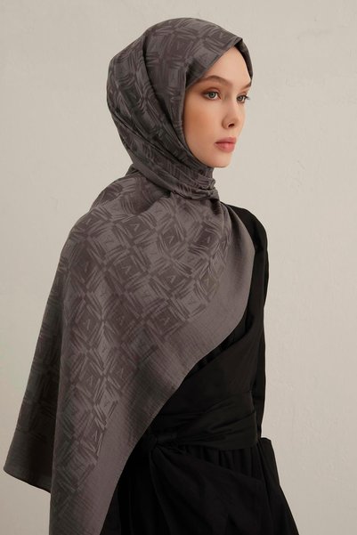 Armine شال ليوسيل نايا مربع مونوغرام 6 18