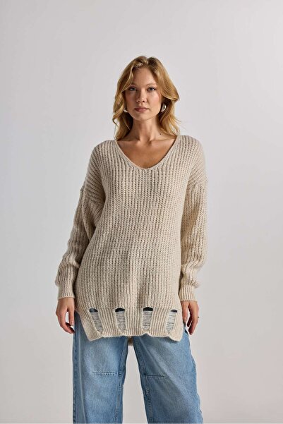 Ulino Πουλόβερ με λαιμόκοψη V, χοντρό πλεκτό με vintage λεπτομέρειες