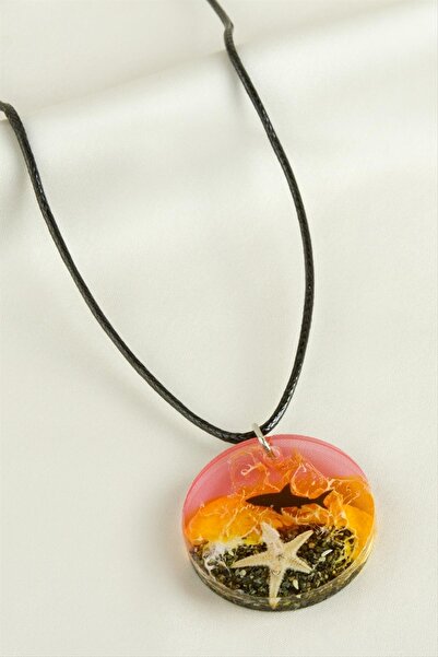 fantastik store قلادة من الإيبوكسي على شكل سمكة قرش عند الغروب