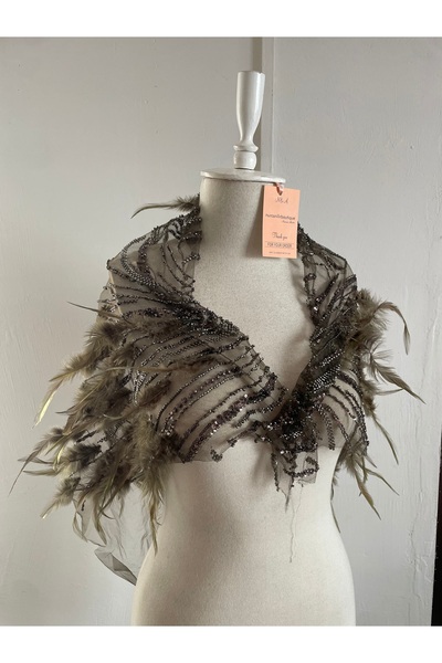 Nurcanilirboutique Otriş tüy boncuk işlemeli üzerine atmalık mini omuz şalı