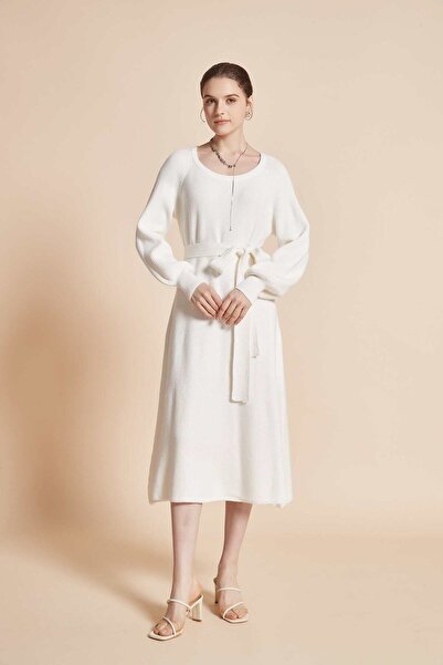 Yola فستان نسائي متوسط ​​الطول بأكمام طويلة