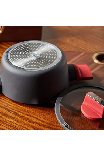 Generic Betty Crocker Casserole with Lid - 20x20x9