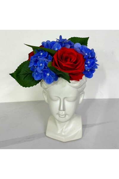 velve Venus Wanted Love Power Vase, with handcrafted floral arrangement, rose and hydrangeas, White/Blue