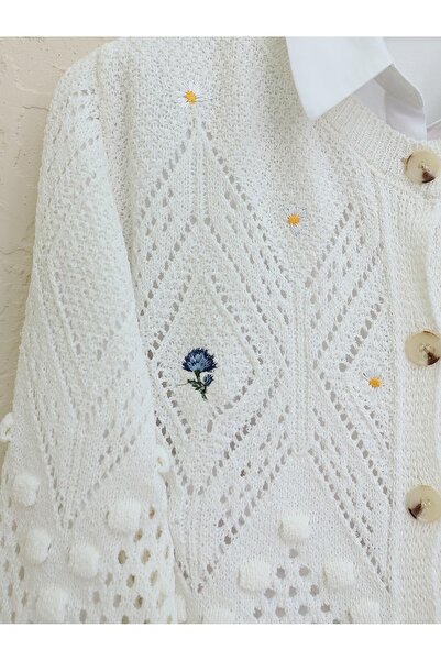 HİJABAYA Πλεκτή ζακέτα με κουμπιά με κέντημα λουλουδιών