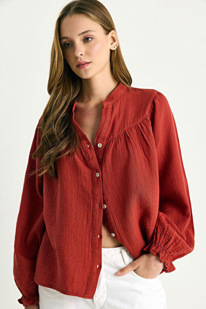 MissThetis Hakim Yaka Uzun Kol Ucu Lastikli Robası Dikişli Düğmeli Müslin Kumaş Rahat Mevsimlik Şık Cool Gömlek