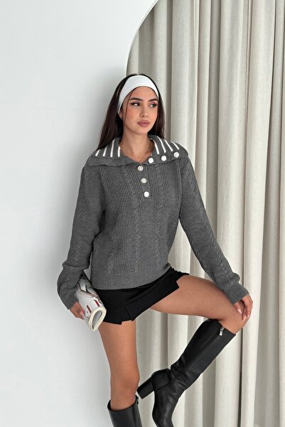 Noi Belis سترة تريكو بياقة مقلوبة كبيرة الحجم بأزرار نصفية AW25KZ0024