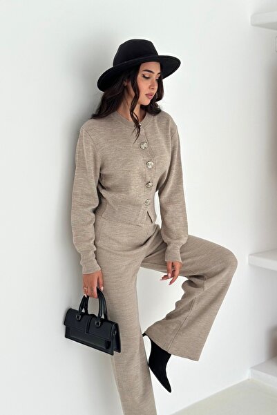 Noi Belis Nagy rózsa gombos részlettel ellátott kötöttáru alsó felső szett AW25AU0001