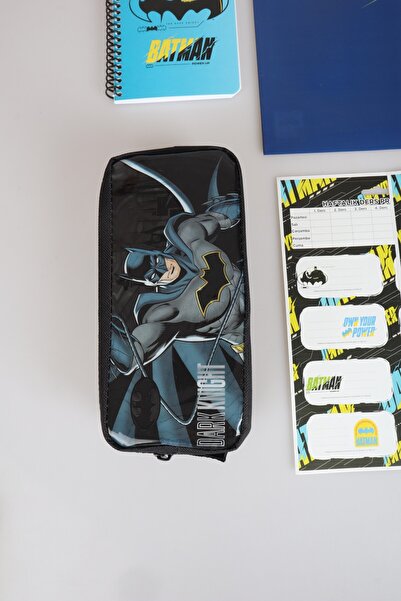 Batman ΤΣΑΝΤΑ ΜΕ ΣΤΥΛΟ ΜΕ ΕΙΔΙΚΗ άδεια ΧΡΗΣΗΣ DEKOMUS, ΦΑΚΕΛΟΣ ΜΕ ΚΛΙΠ, ΣΗΜΕΙΩΣΗΣΤΗΡΙΟ ΚΑΙ ΣΕΤ ΣΧΟΛΙΚΩΝ ΕΤΙΚΕΤΩΝ 24 ΤΕΜΑΧΙΩΝ