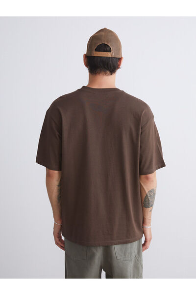 LC Waikiki Ανδρικό μπλουζάκι από χτενισμένο βαμβάκι σε καφέ χρώμα