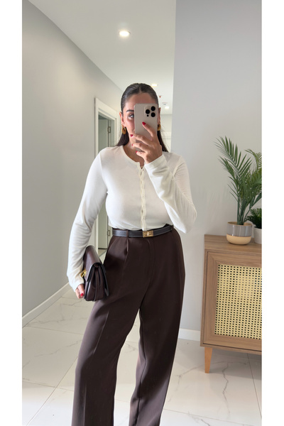 BİRCANÇİL Dlvin Sia Ecru Button Detailed Cardigan