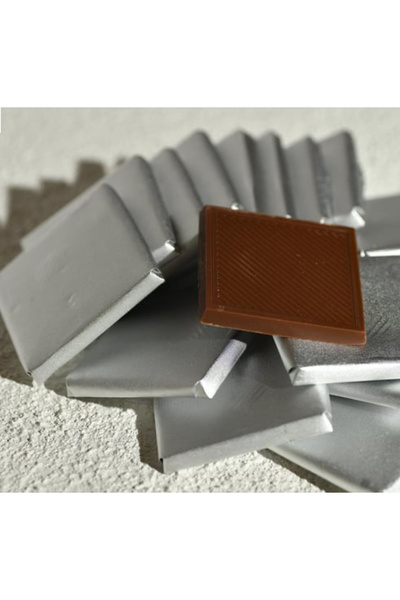 EMİNÖNÜ DÜNYASI Gümüş Renkli Madlen Çikolata Valonia 100 Adet