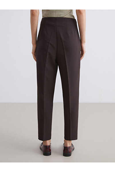 LC Waikiki Stilinizi Bize Bırakın | Dar Fit Pileli Kadın Pantolon