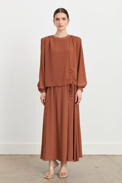 Nihan Aksesuar Detaylı Etek Bluz Takım Açık Kahve