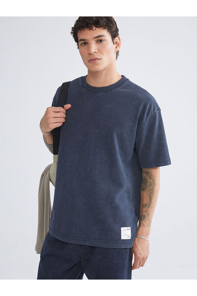 LC Waikiki Albastru bleumarin guler rotund Swea pentru bărbați cu mânecă scur...