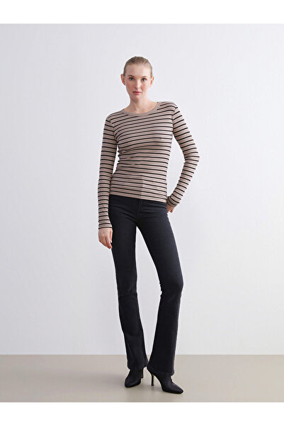 LC Waikiki Γυναικείο κορμάκι με ριγέ λαιμόκοψη Hilfa New Season