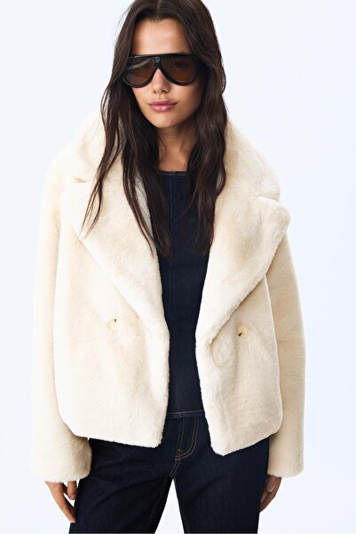 Stradivarius Double-breasted faux fur jacket