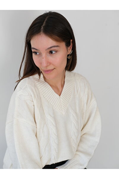 Butik سترة نسائية من Una Fiaba-Ekru برقبة على شكل حرف V ونسيج ناعم للشعر