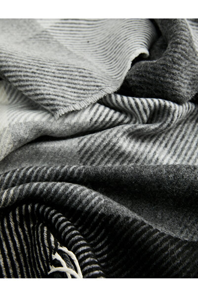 Koton Plaid Tasseled Long Scarf