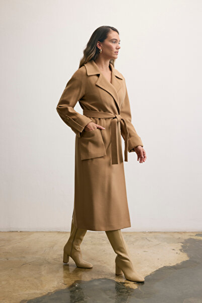 KENT Long Open Camel Coat with Collar Detail