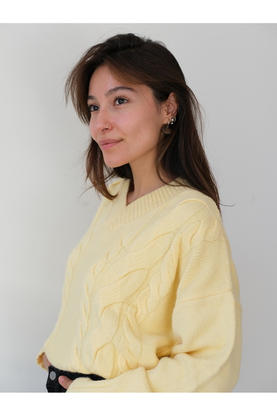 Butik Una Fiaba-Galben Pulover pentru femei cu decolteu în V, cu textura moal...