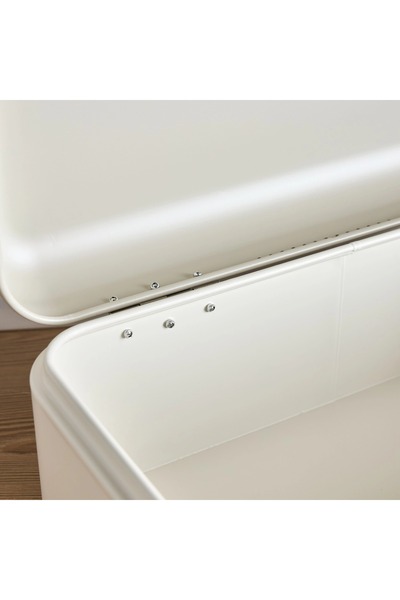 Generic Eleanor Bread Bin