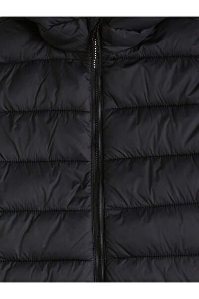 LC Waikiki Özmarka Yeni Sezon Kapüşonlu Erkek Çocuk Şişme Mont