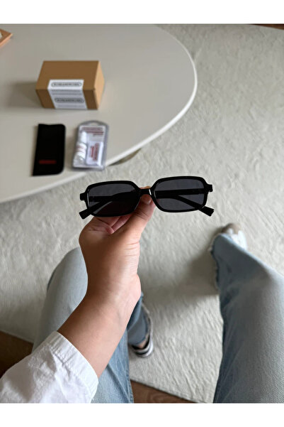 RoseandRoses نظارات شمسية بتصميم مستطيل من Meux Muadil باللون الأسود