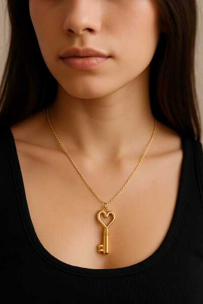 Ralp Moda قلادة مفتاح على شكل قلب مطلية باللاكيه البلاستيكي CCB