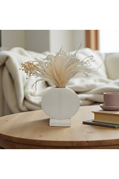 Casco Ceramic vase with an elegant circular design