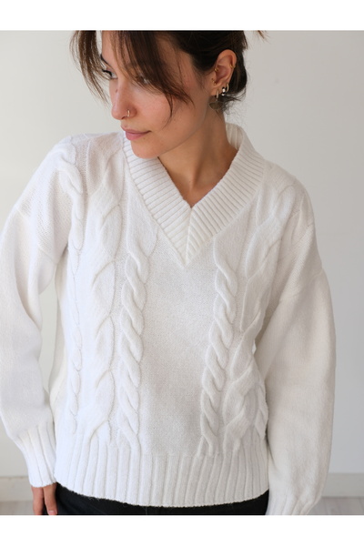 Butik Una Fiaba-Pulover alb pentru femei, cu decolteu în V, cu textura moale, tricotat