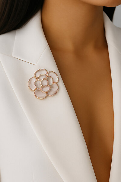 By Zeyna Aksesuar Kadın Gold Çerçeveli Opak Taşlı Çiçek Broş – Kararmaz Metal