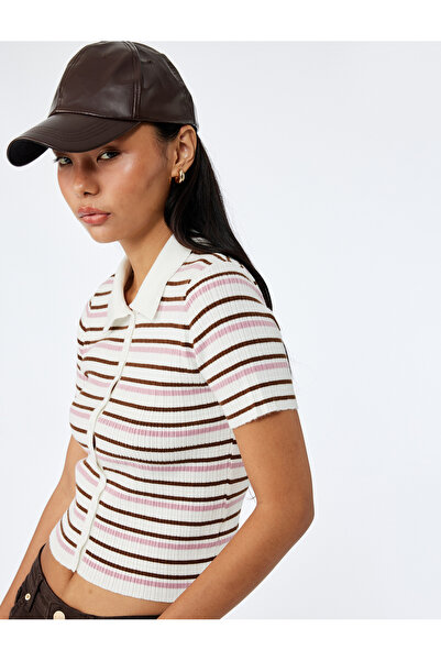 Koton Πλεκτή μπλούζα με κοντό μανίκι με ριγέ κουμπιά με λαιμόκοψη πόλο