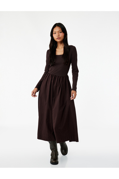 Koton فستان طويل من القطن بأكمام طويلة وياقة دائرية على شكل حرف A