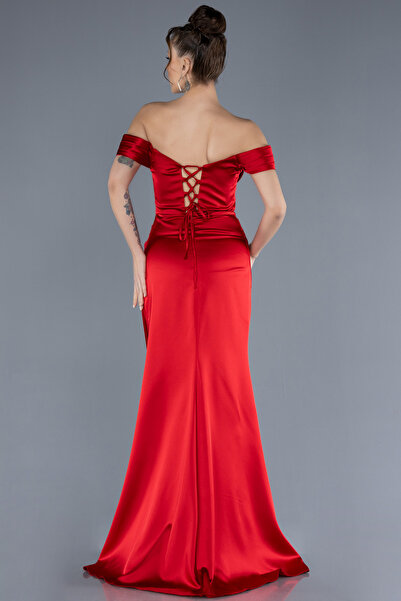 Abiyefon Kırmızı Kayık Yaka Yırtmaçlı Uzun Saten Mezuniyet Elbisesi ABU4582