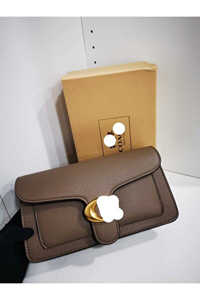 Coa Shoulder bag, an exact copy of the famous brand. It comes with a box, a bag, and a warranty card with the same brand name.