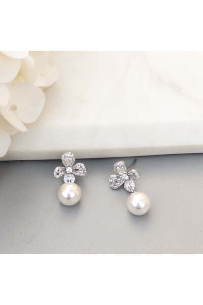 MOONGLOW ACCESSORIES Sweet Flower Earrings